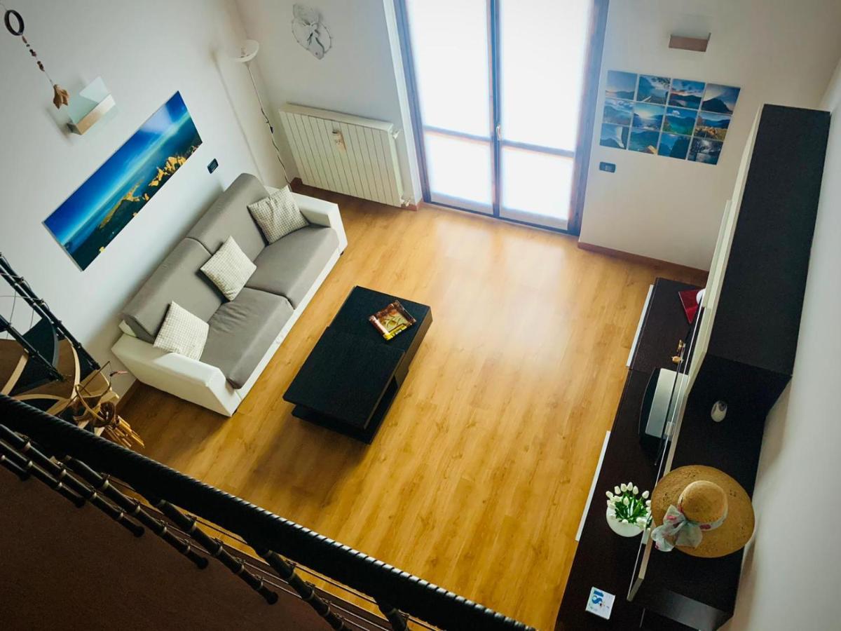 Iseolakerental - La Rocca Castro  ภายนอก รูปภาพ