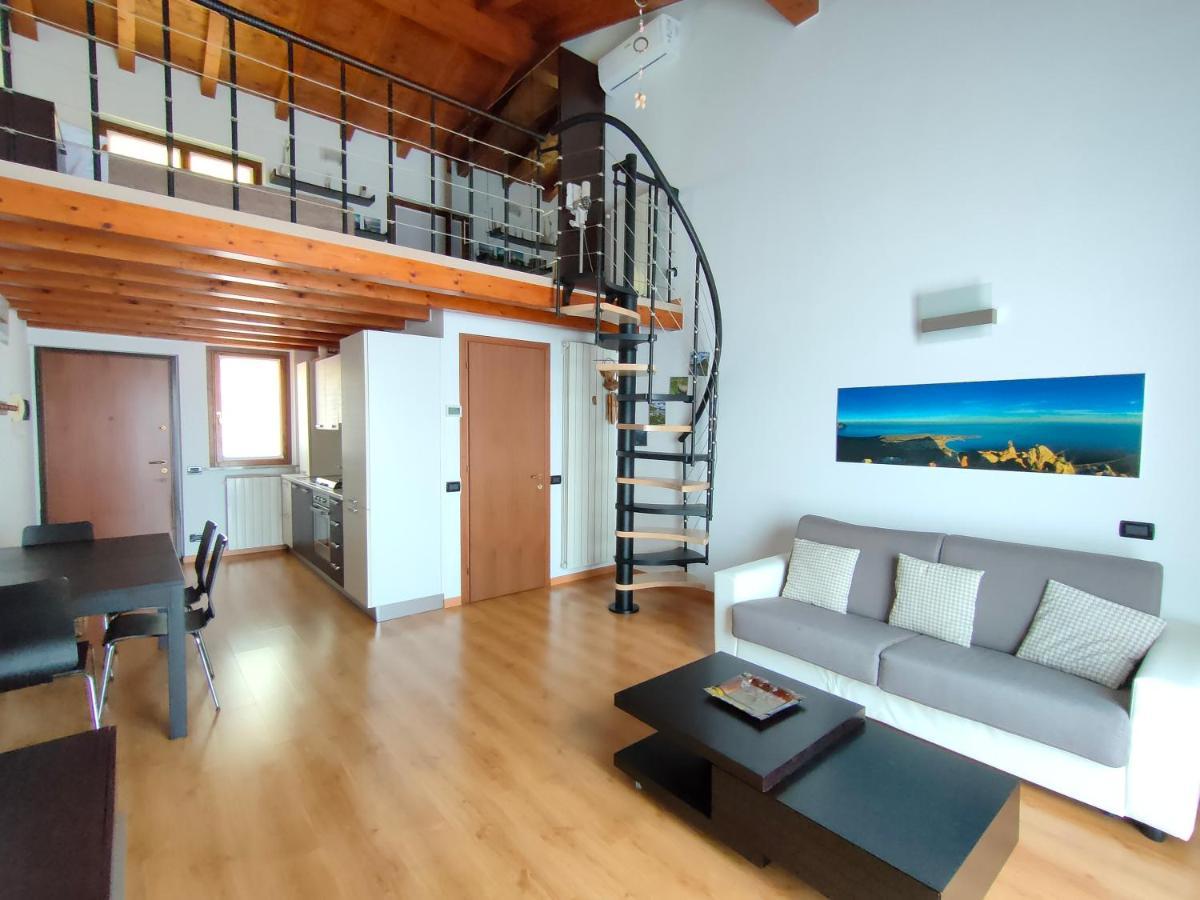 Iseolakerental - La Rocca Castro  ภายนอก รูปภาพ