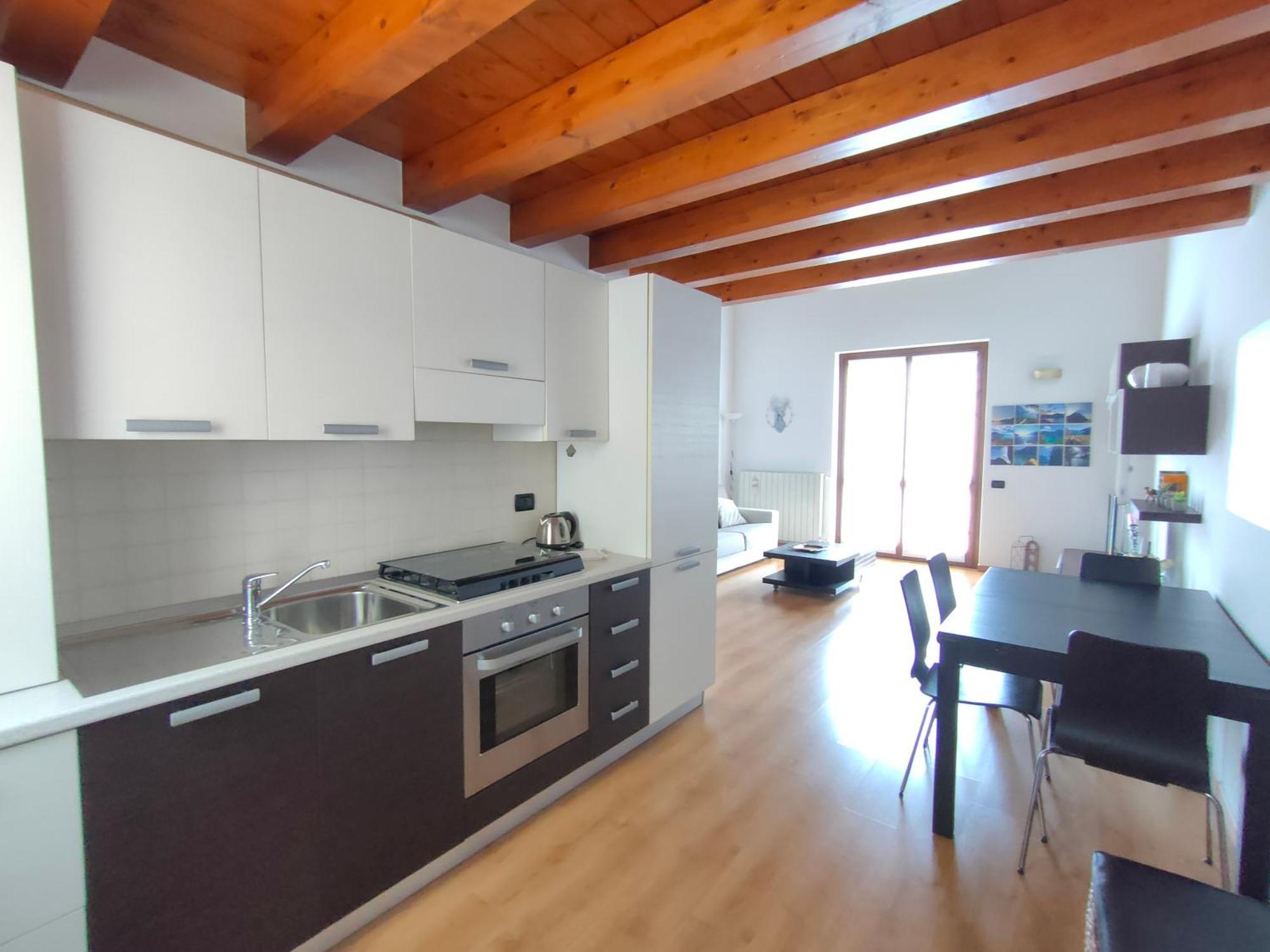 Iseolakerental - La Rocca Castro  ภายนอก รูปภาพ
